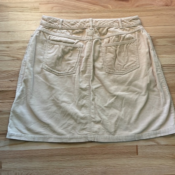 Croft&Barrow stretch corduroy beige skirt size 6 - Picture 2 of 3